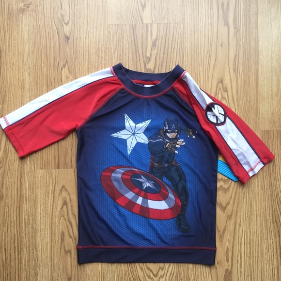 NWT Capitan America Boys Rash Guard size 9/10 - Picture 3 of 5